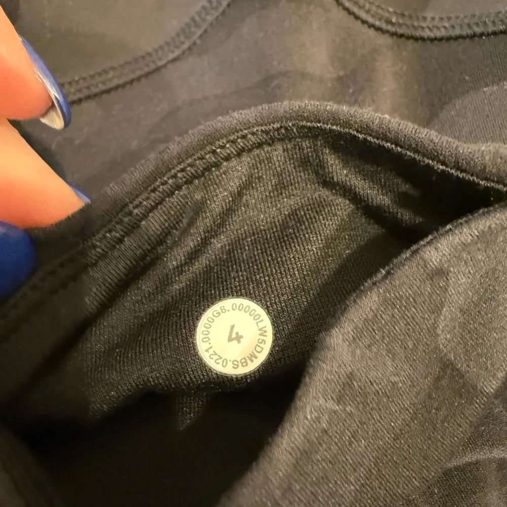 Lululemon - Picture 6 of 7